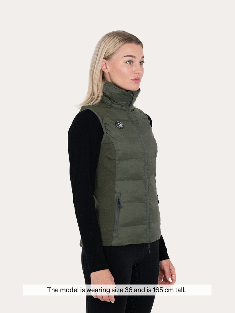 Everyday Hybrid Vest Deep Green