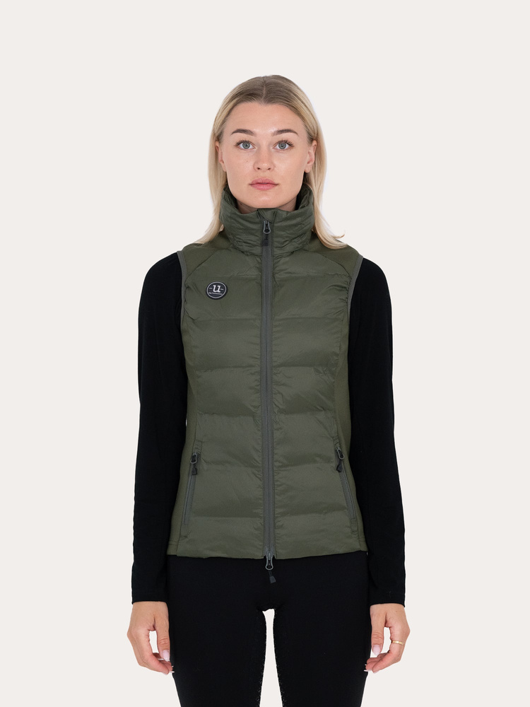 Everyday Hybrid Vest Deep Green