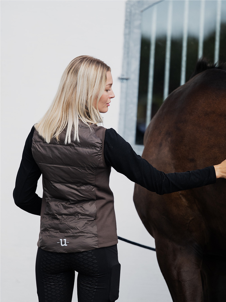 Everyday Hybrid Vest Ash Brown