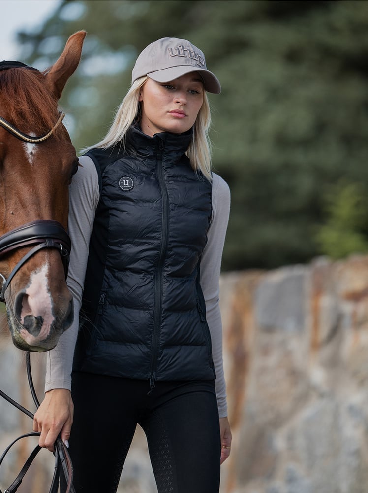 Everyday Hybrid Vest Jet Black