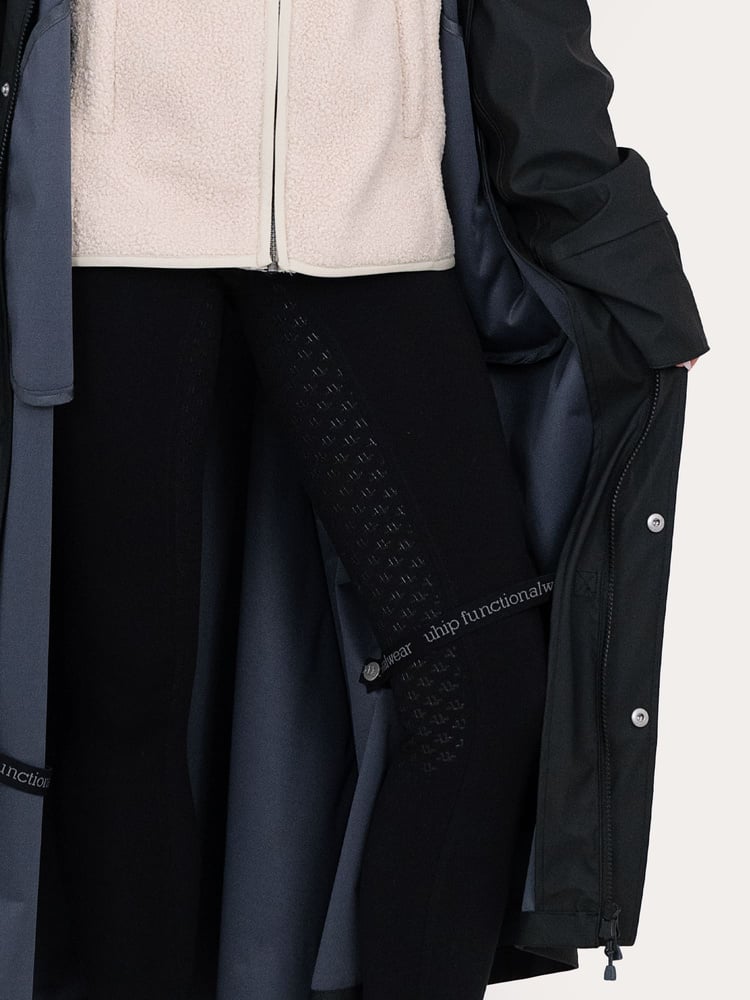 Winnie Raincoat Extended Jet Black