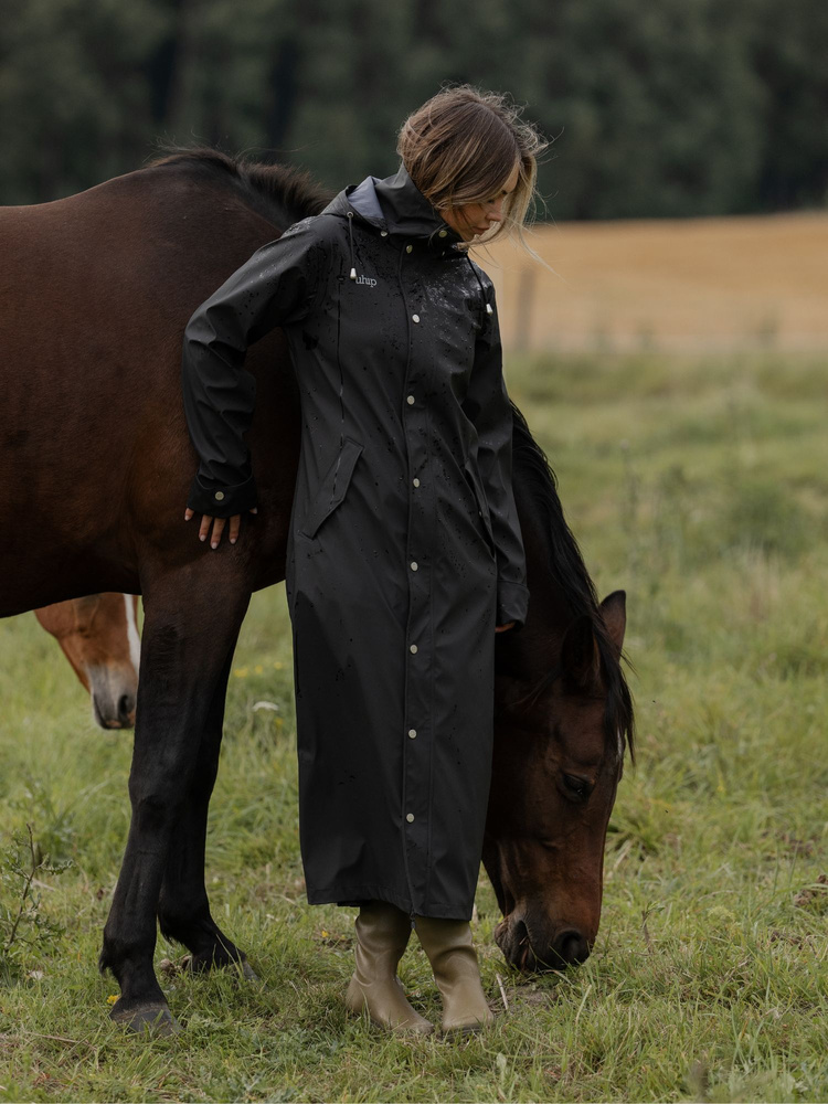Winnie Raincoat Extended Jet Black
